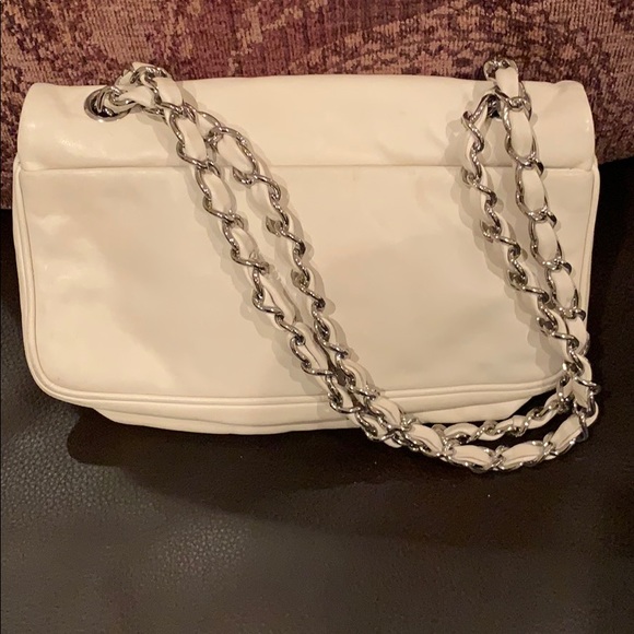 Chanel purse - Picture 4 of 9